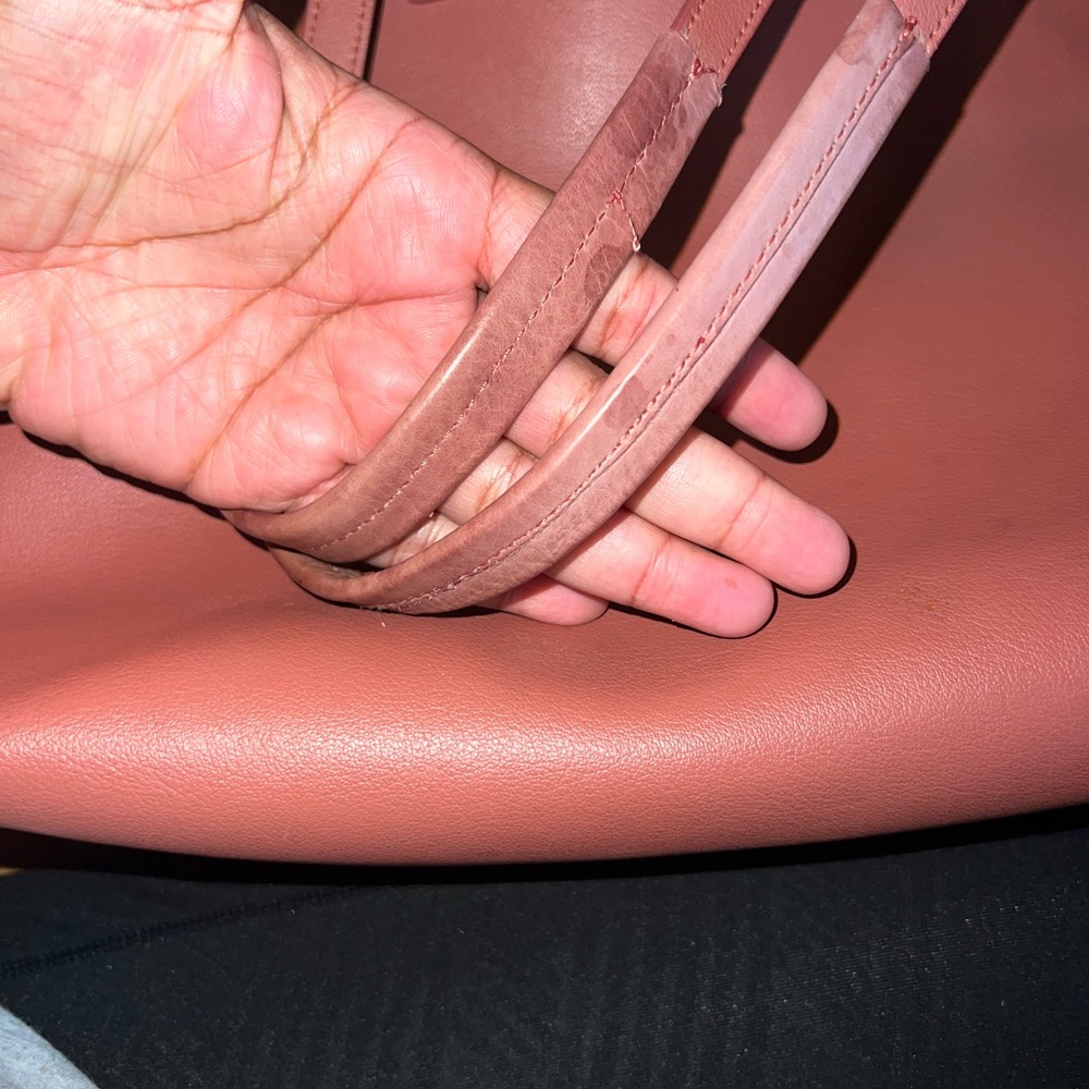 Saint Laurent Pink Tote Bag with Minimalist Design - Picture 13 of 13